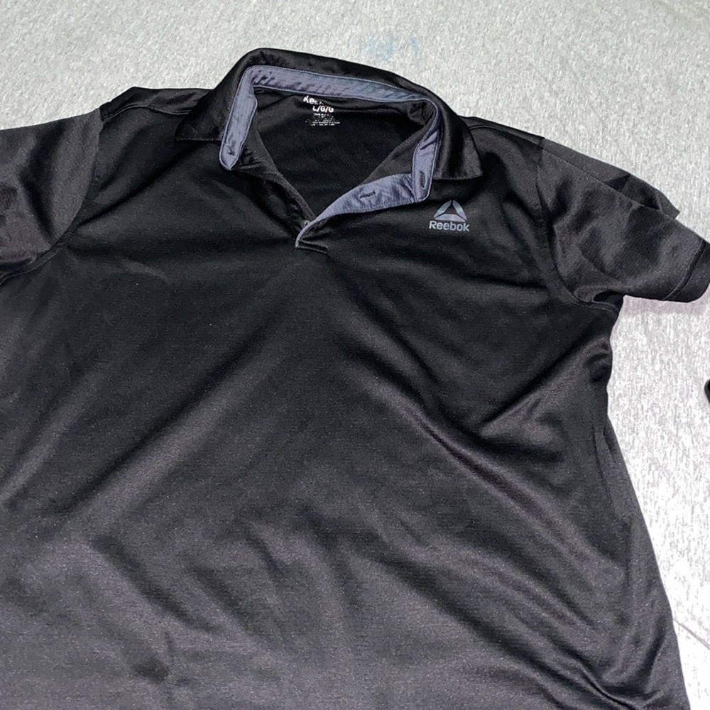 Men’s Reebok black shirt